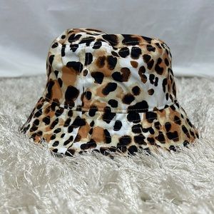 H & M leopard print bucket hat
